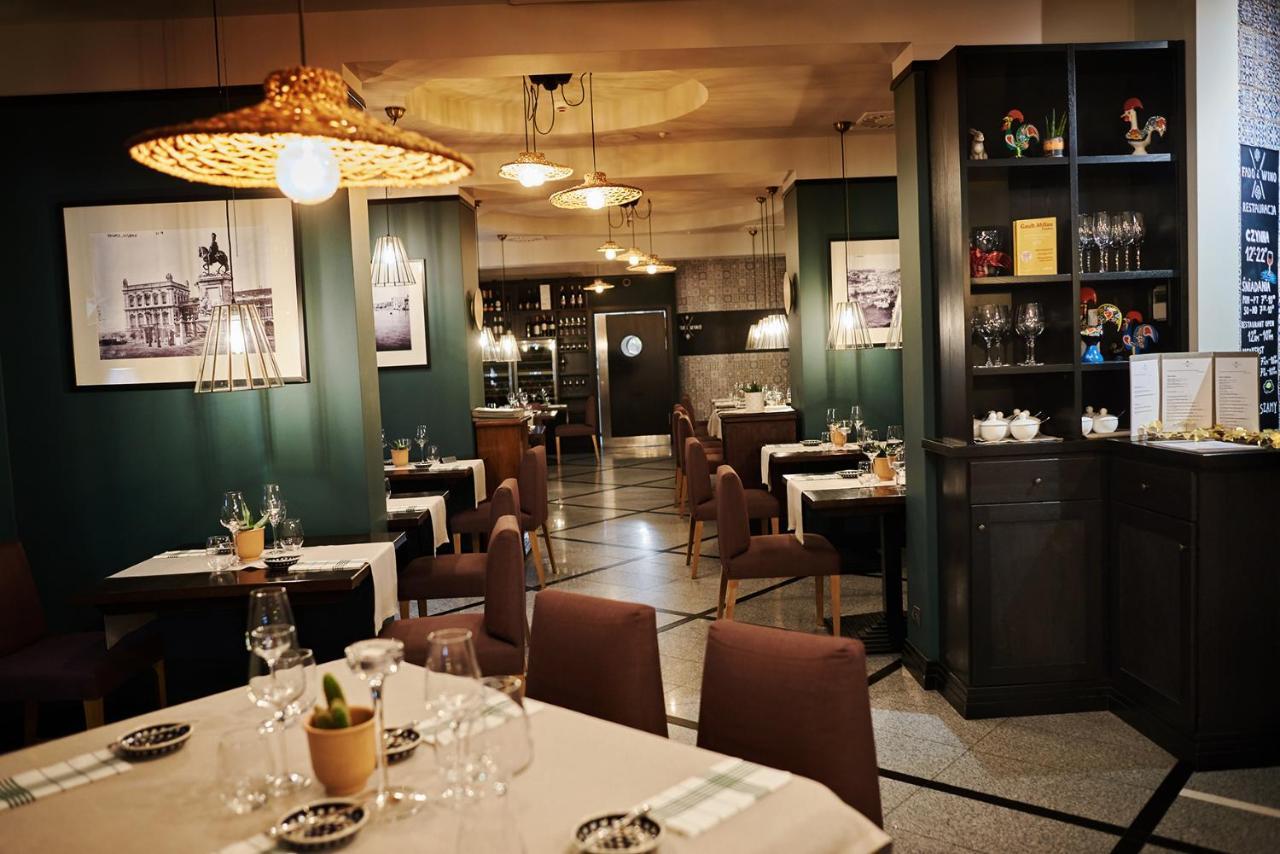 Hotel Fado Spa & Restaurant Swidnica  Bagian luar foto