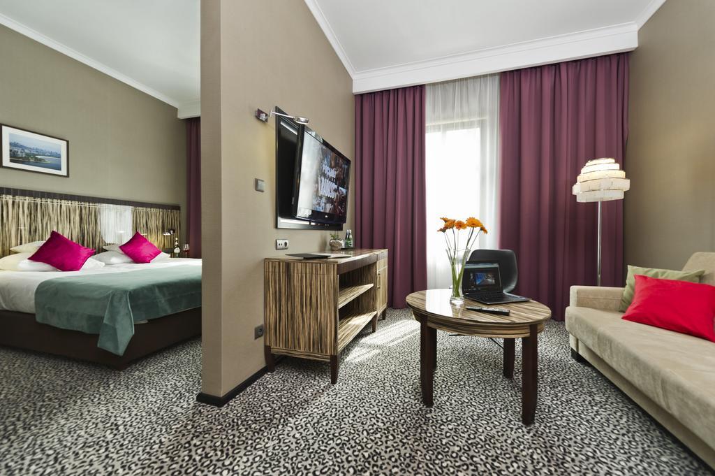 Hotel Fado Spa & Restaurant Swidnica  Ruang foto