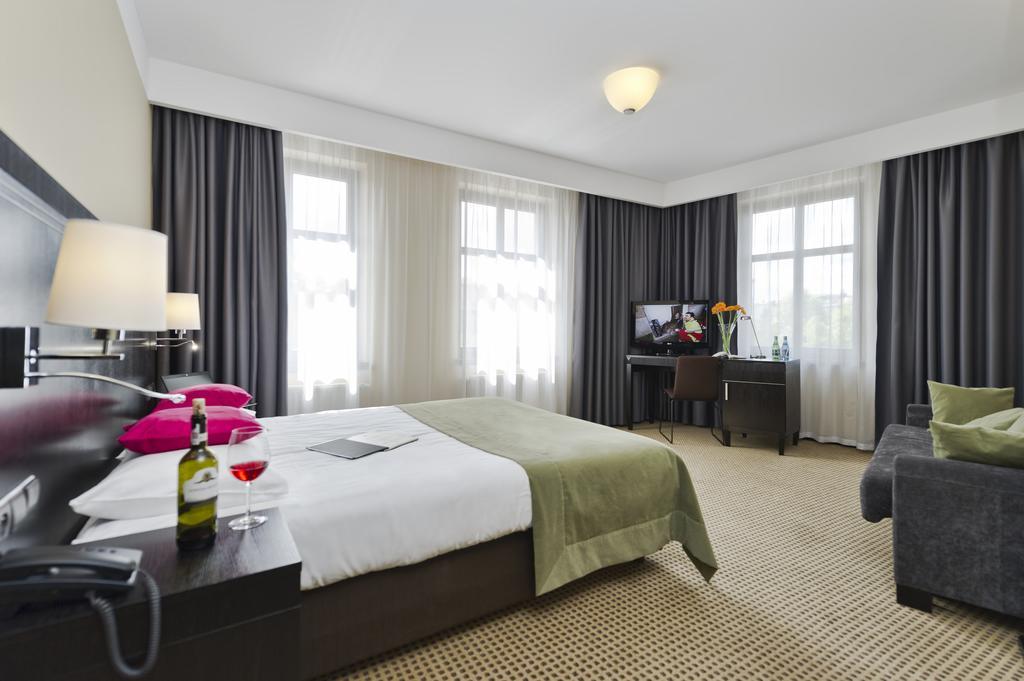 Hotel Fado Spa & Restaurant Swidnica  Ruang foto