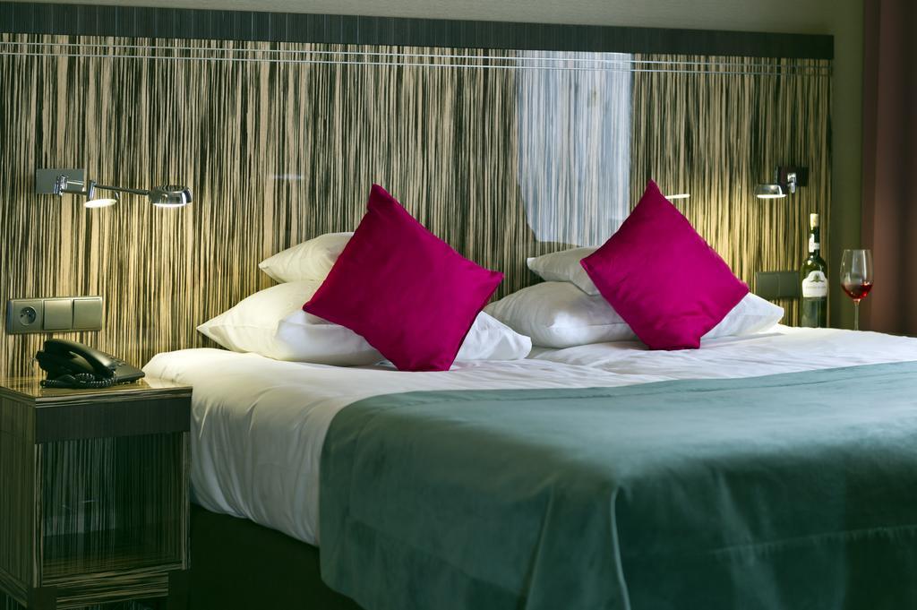 Hotel Fado Spa & Restaurant Swidnica  Bagian luar foto