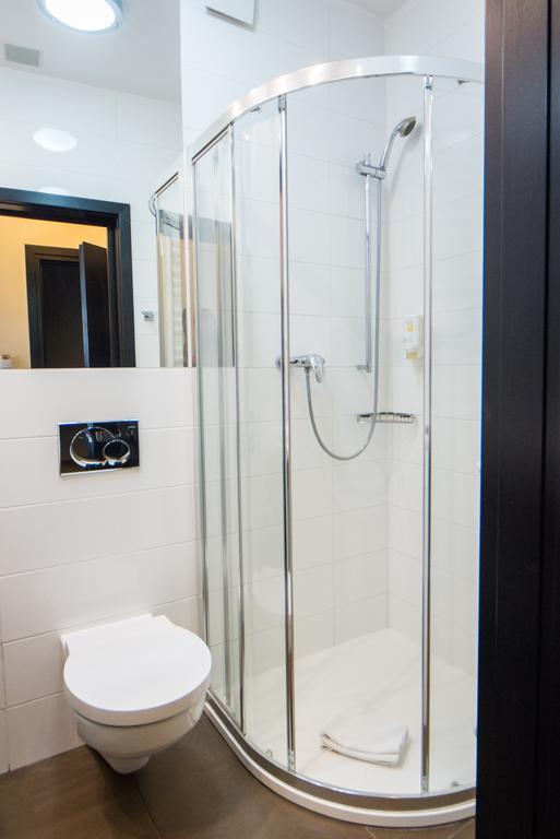 Hotel Fado Spa & Restaurant Swidnica  Bagian luar foto