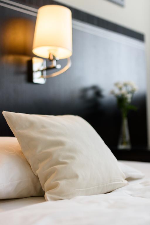 Hotel Fado Spa & Restaurant Swidnica  Bagian luar foto