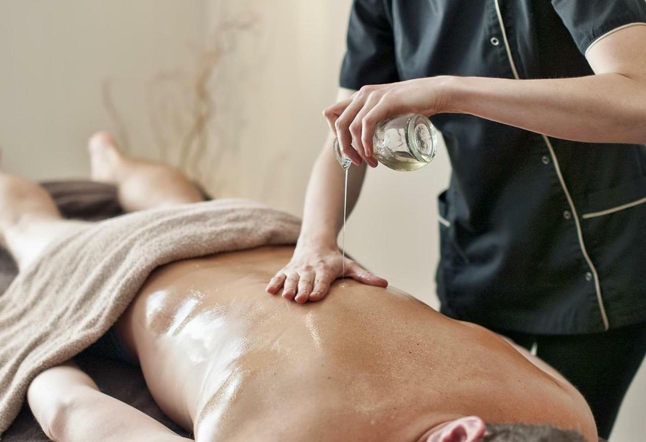 Hotel Fado Spa & Restaurant Swidnica  Bagian luar foto